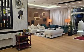 Golden California Hotel